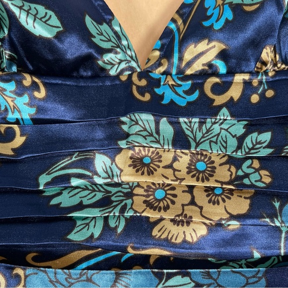 Guess Women’s Satin Look Floral Kimono Style Top S/P EUC - Picture 3 of 15